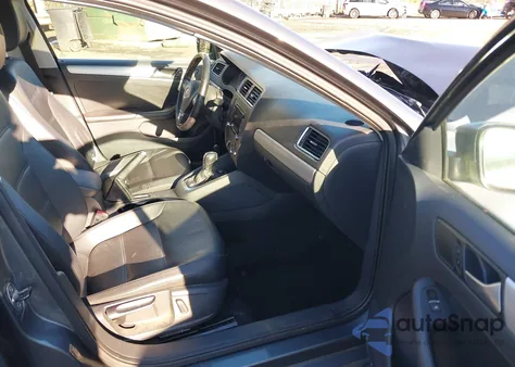 2014 Volkswagen Jetta 1.8T Se z USA, uszkodzony, nr VIN 3VWD07AJ6EM434846